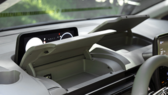 Hyundai Staria dashboard storage tray